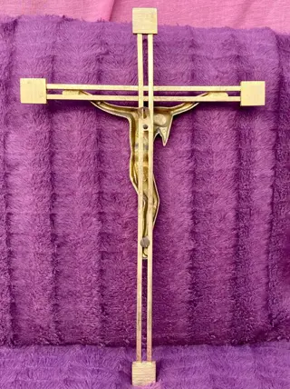 Easo - Crucifix - Aluminium, Brons