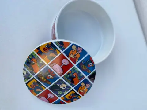 Schoonhoven Keramiek - Decoratieve kunstdoos - Keramiek