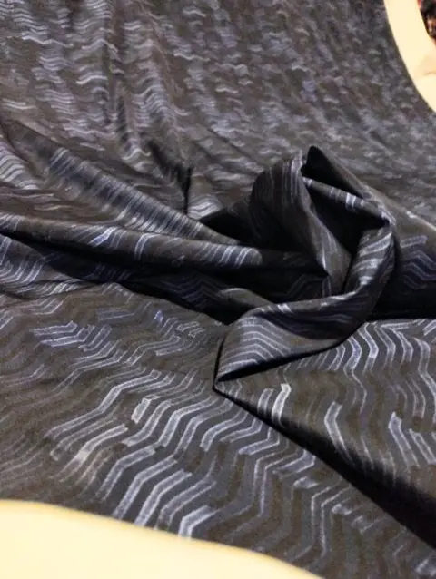 Samengestelde stof met patroon - 400 x 140 cm - Hars/polyester - 21e eeuw