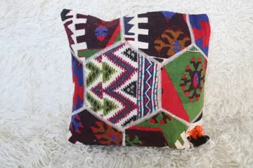 Kussen (3) - Wol - 21e eeuw