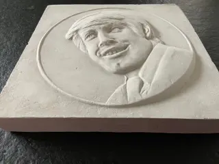 Hans Retzbach (1887 - 1976) - Beeld, Gipsreliëf - portret van de Duitse popzanger en acteur Roy Black - Realist - Gips