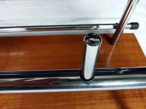 Kapstok (1) - Art Deco - Gefineerd mahonie met verchroomd staal