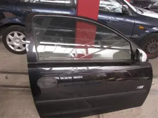 Opel Corsa DEUR 2002 Sloopauto inkoop Den haag