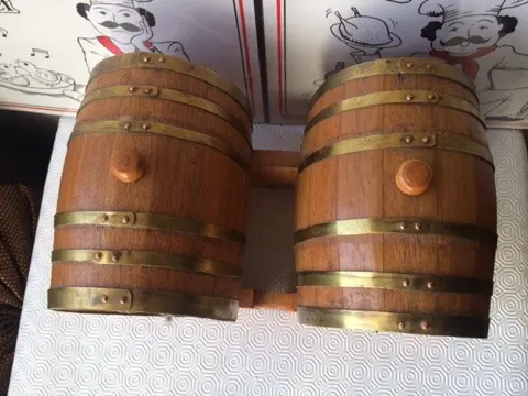 Gérard Lafitte - Set van 2 wijnvaten + schenkkan (2) - Hout