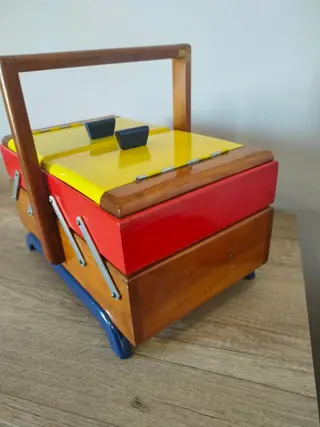 kleur naaidoos - Hout