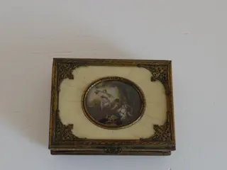 Juwelendoosje, Muziekdoos - Bakeliet, Messing, cellulose