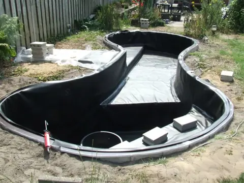 Vijverfolie ter plaatse op maat gelast of prefab in 3D