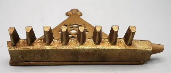 Judaica - Menorah chanoeka olielamp (1) - Brons