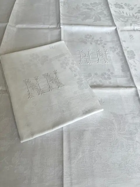 Tafelkleed. 6 Oude mooie servetten. Verschillende maten en monogrammen (6) - Damast, Linnen - Begin 20e eeuw