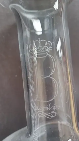 Jubileum karaf kroning Koningin Beatrix (1) - kristal, verzilverd