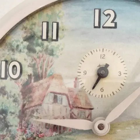 Smith geanimeerde wekker Pecking Chicken - metaal