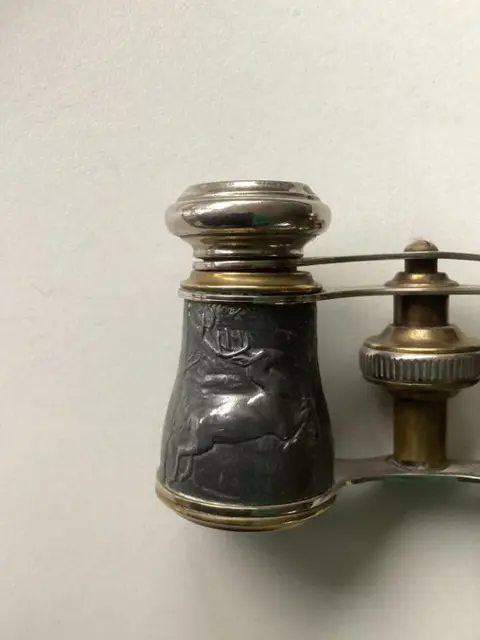 Chevalier Paris - Antieke Victoriaanse verzilverde Chevalier opera/ toneelkijker (1) - Verzilverd, koper, Metaal