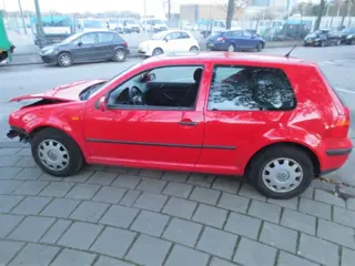 Volkswagen Golf 1.4 Rood Plaatwerk en Diverse Onderdelen