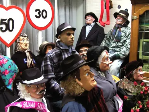 Abrahampop of Sarahpop levensgroot 10 of €15, voor 4 dagen