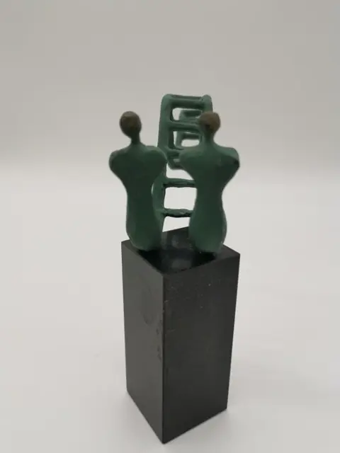 Veel suceus in de toekomst FDM - Artihove - Beeld (6) - Brons