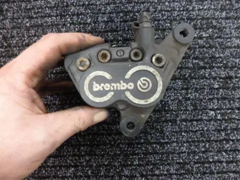 REMKLAUW RECHTS VOOR BMW R 1100 GS 1994 - 1999