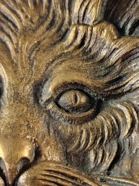 Decoratief item kat (1) - Brons