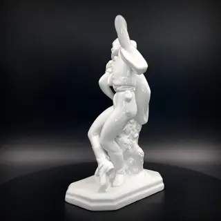 Elek Lux (1884-1941) - Herend - Dansend paar in de wijngaard - Porselein