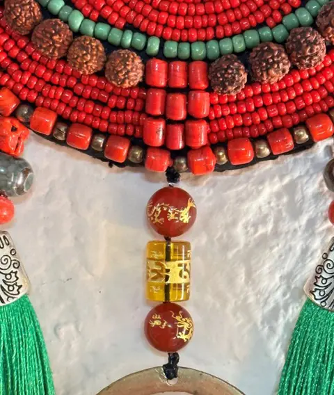 Handmade - UNIEK, sterkste Tibetaanse "Thuisamulet" tegen negativiteit, schade, het boze oog, boze geesten, - Lord Ganesha en het sterkste symbool "Om" Tibetaanse Dzi "3 Eyes", van Agate en andere sterkste