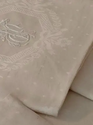 Mooi wit tafelkleed en deze 12 servetten. 234 x 172 cm (13) - Linnen - Begin 20e eeuw