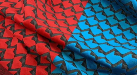 Iriserend kleurentestpaneel op zijdefluweel uit de collecties Enzo degli Angiuoni - 205 x 140 cm - Zijde Katoen PES - 2022