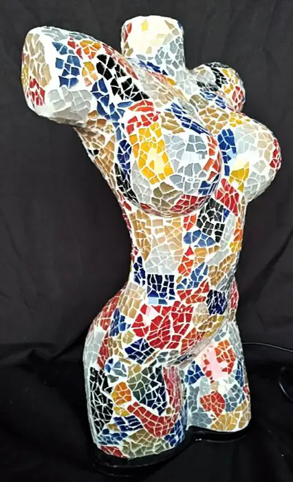 Lamp van mozaiekglas in de vorm van een vrouwenlichaam - Modern - Glas, Hars/polyester