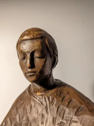 Sculptuur met serene uitstraling (1) - Amsterdamse School - Hout