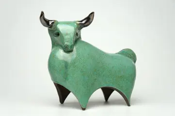 Urszula Despet - Stier - Keramiek