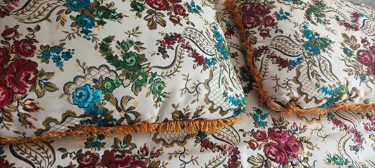 Prachtige dekbedset met bloemmotief + bijpassende volle kussens en servetten - 225 x 200 cm (8) - Zijde - 1945-1978