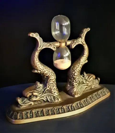 Max Le Verrier - Max le Verrier - Schitterend zandloperbeeld met twee denkbeeldige hoofden gesigneerd - Brons