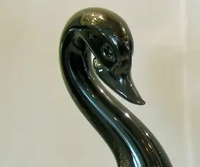 Paolo Rubelli - Rubelli Vetri d'Arte - Paar grote zwanen in massief hout en 24kt bladgoud. - Glas