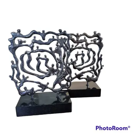 Corry Ammerlaan - Set van 2 prachtige sculpturen met monogram (2) - Verbronsd