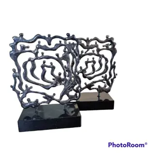 Corry Ammerlaan - Set van 2 prachtige sculpturen met monogram (2) - Verbronsd