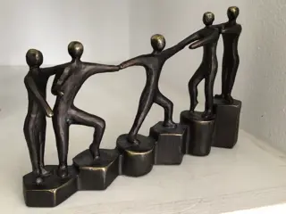Corry Ammerlaan - Artihove - Sculptuur “ De helpende hand “ Zeldzaam - Brons