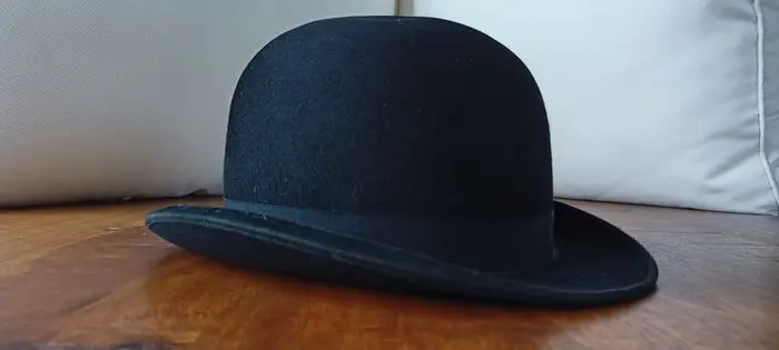 Hoed of helm (1) - Gevoeld