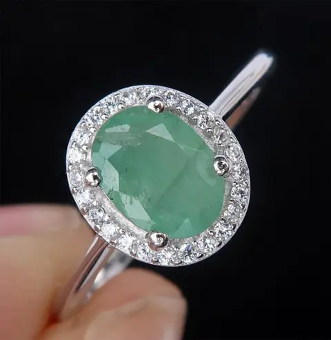 Sierlijke geloofsring versierd met een smaragd - .925 zilver, Emerald - Innerlijke rust: harmonie en sereniteit
