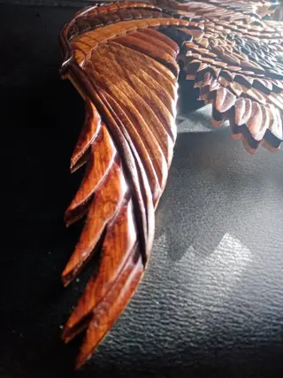 Adelaar in ingelegd reliëf (1) - Hout