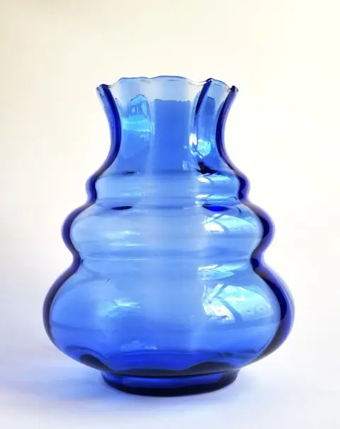 Doyen - Grote optisch geblazen blauwe vaas - Art Deco - Glas