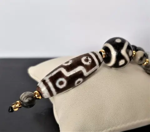 Mâlâ Ketting - Boeddhistisch - Vervaardigd - Padmasambhava, Tijgertanden met 8 Ogen, 3 en 9 Ogen - Bescherming van Boeddha's - Fortuin, geluk en welvaart - Agaat & Jasper Picasso - 137,39 g