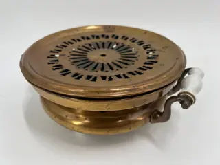 Antieke koperen rechaud met porseleinen pootjes en handvatten - Koper, Porselein