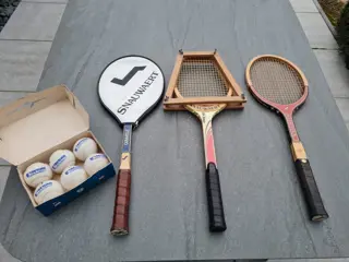 3 tennisrackets Snauwaert+ 6 witte tennisballen Tretorn - 1950-1970 - Hout