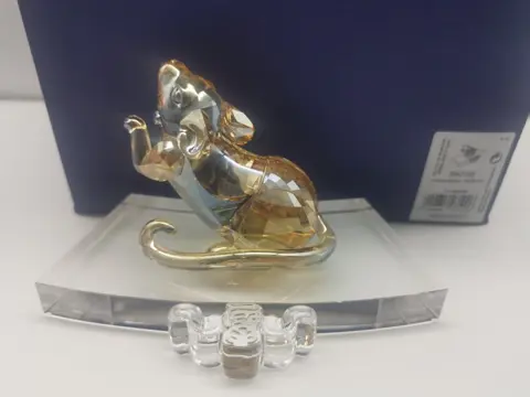 Swarovski - Aziatische iconen - Chinese dierenriem - Rattengoud - 5301556 - In doos (1) - Kristal