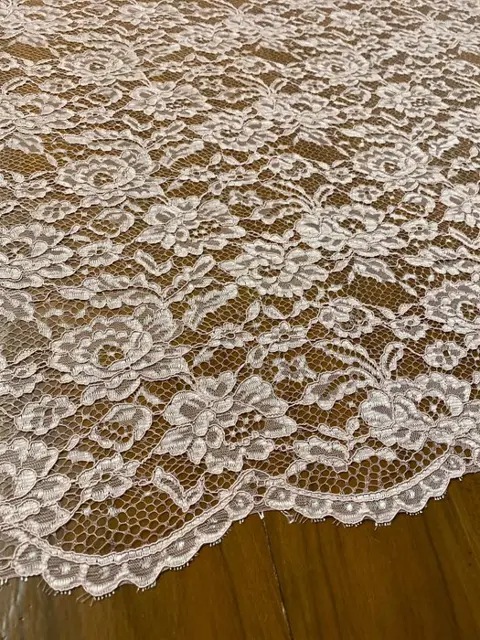 14.70 x150cm - San Leucio zijdemix stof in lichtroze geschulpte kant - Hars/polyester, Zijde - 21e eeuw