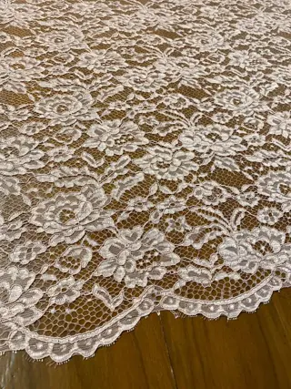 14.70 x150cm - San Leucio zijdemix stof in lichtroze geschulpte kant - Hars/polyester, Zijde - 21e eeuw