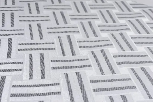 9.40 x 2.80 METER !!! Fantastische satijnstof met lichtgrijze achtergrond en grijze biezen - Katoen, ander - 21e eeuw