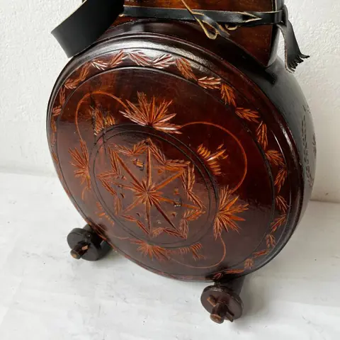 Vintage XXL wooden Flask/canteen with stopper - handcarved - Hout