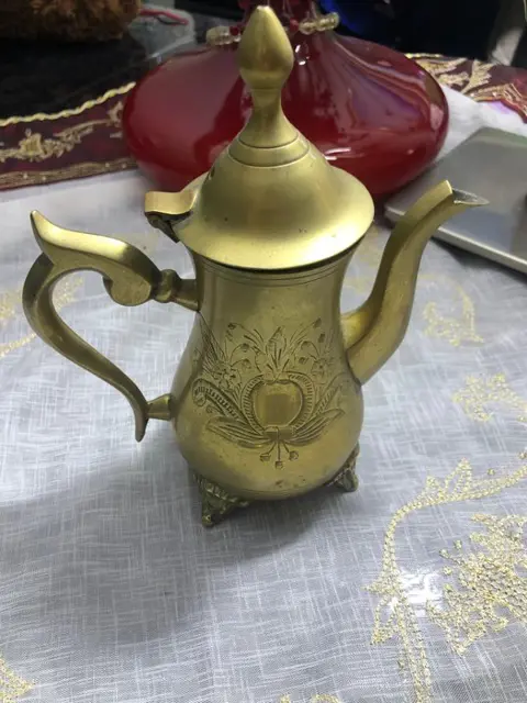 theepot, suikerpot en melkkan (4) - Messing