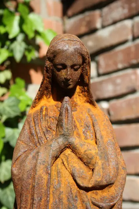 Holy statue "Saint Mary the Virgin" - 45 cm. - IJzer (gegoten/gesmeed)