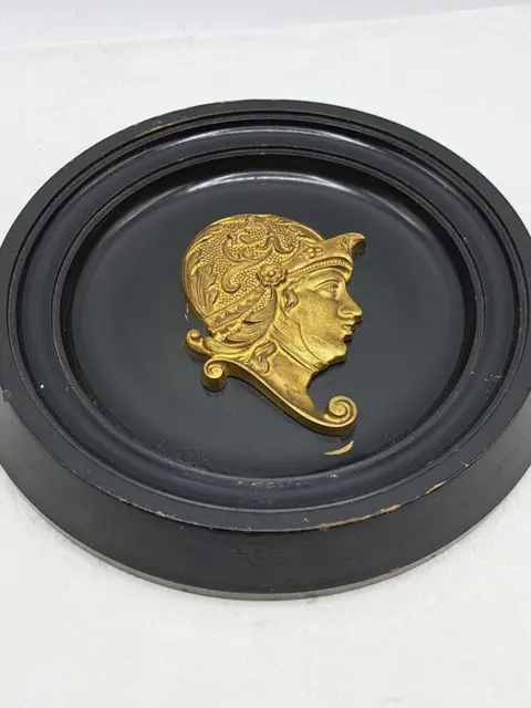 Wandbord Romeins. - Hout, Messing