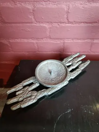 Jaren 70 brutalistische kandelaar - IJzer (gegoten/gesmeed)